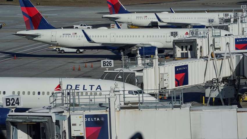 Вплив Covid-19 на подорожі: світові авіаперевізники зупинили понад 2000 рейсів