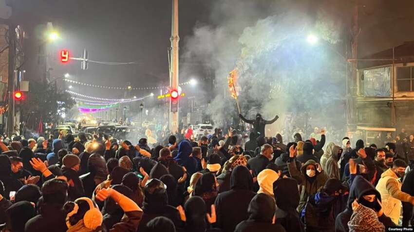 Ще одна країна закликала своїх громадян терміново покинути Іран 