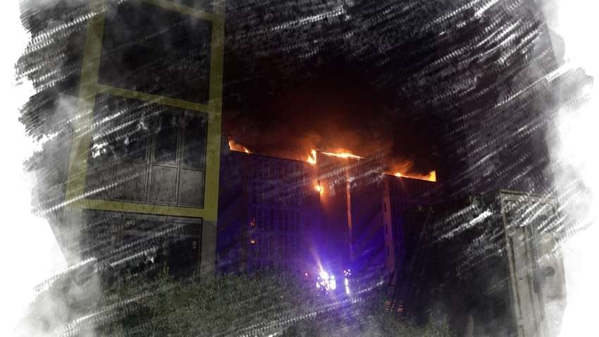 ВИДЕОФАКТ: В Киеве горит недостроенный жилой комплекс ВИДЕОФАКТ: В Киеве горит недостроенный жилой комплекс