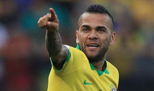 Дани Алвес возможно вернется в "Барселону"