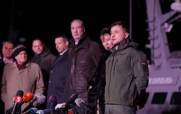 РФ попросят вернуть оборудование, снятое с кораблей, − Зеленский