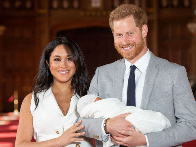 Меган Маркл і принц Гаррі показали нове фото сина Арчі в честь його дворіччя Меган Маркл і принц Гаррі показали нове фото сина Арчі в честь його дворіччя