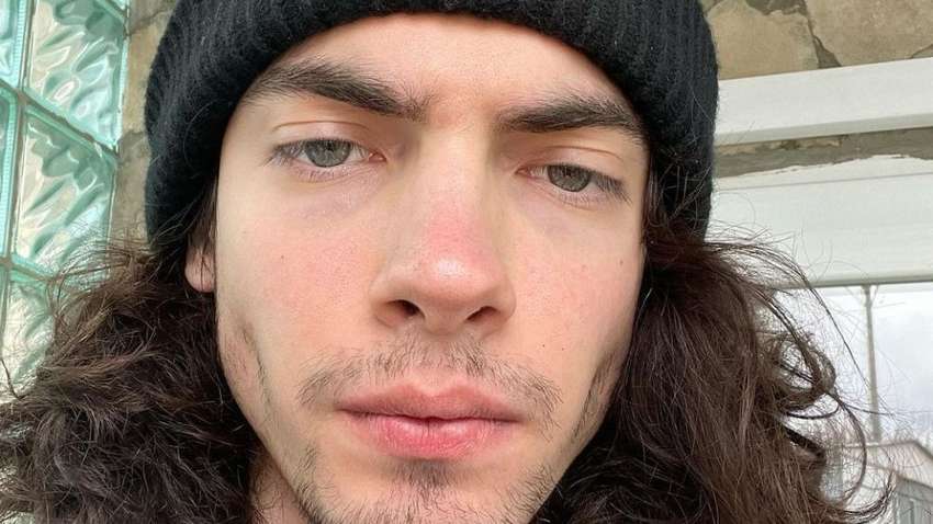 21-річна модель Prada і Lacoste служить на передовій 21-річна модель Prada і Lacoste служить на передовій