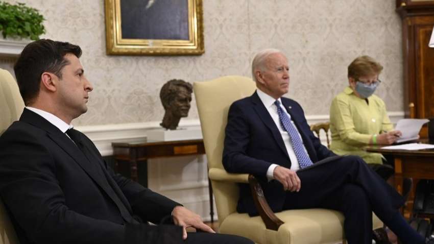 Експерти розповіли, як Байден взявся нав'язувати Україні політику Обами