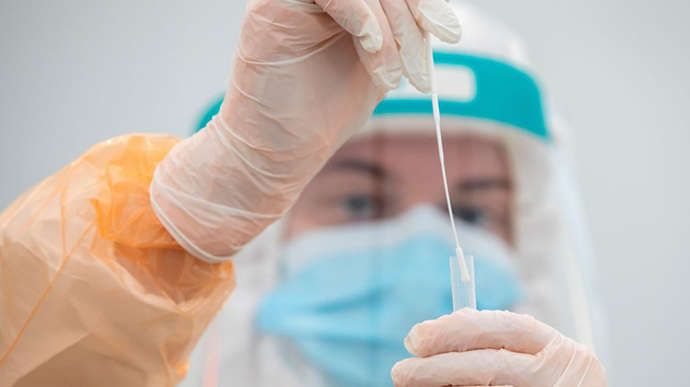 Штам Omicron в 70 разів швидше проникає в бронхи, ніж Delta, - дослідження Штам Omicron в 70 разів швидше проникає в бронхи, ніж Delta, - дослідження