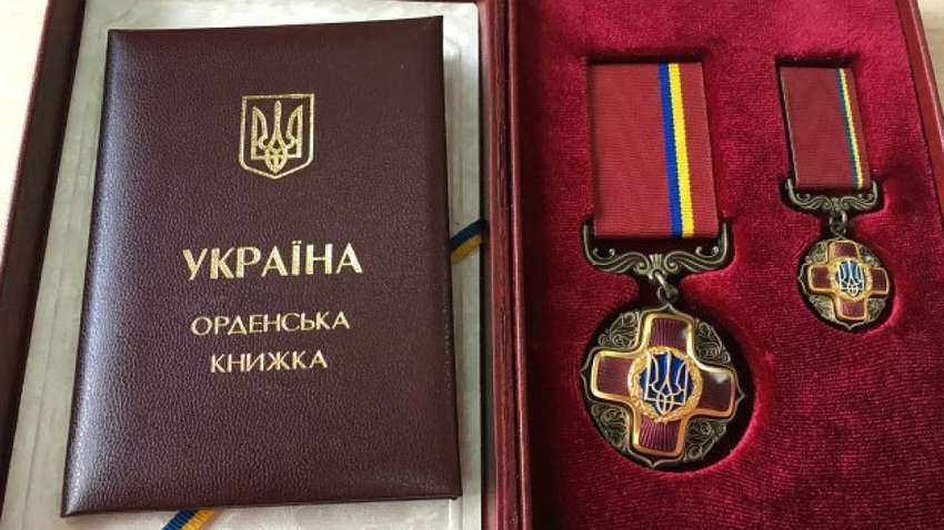 Автор скандальной статьи Time год назад получил орден от Зеленского Автор скандальной статьи Time год назад получил орден от Зеленского