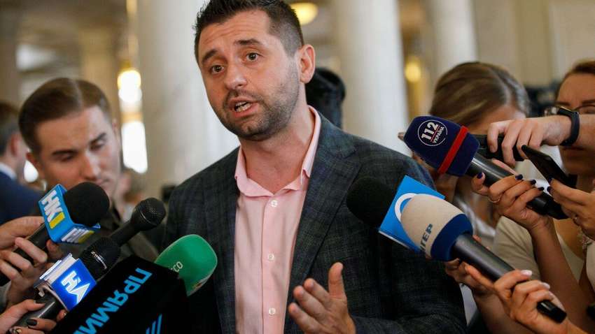 Арахамія запропонував відправити Медведчука в карантин