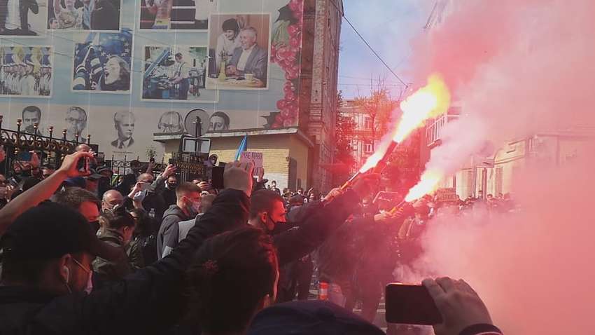 Нова заступниця голови МЗС, відкриття пляжів, обвалення будинку в Одесі, прес-конференція Зеленського і справа Стерненко: яким був понеділок