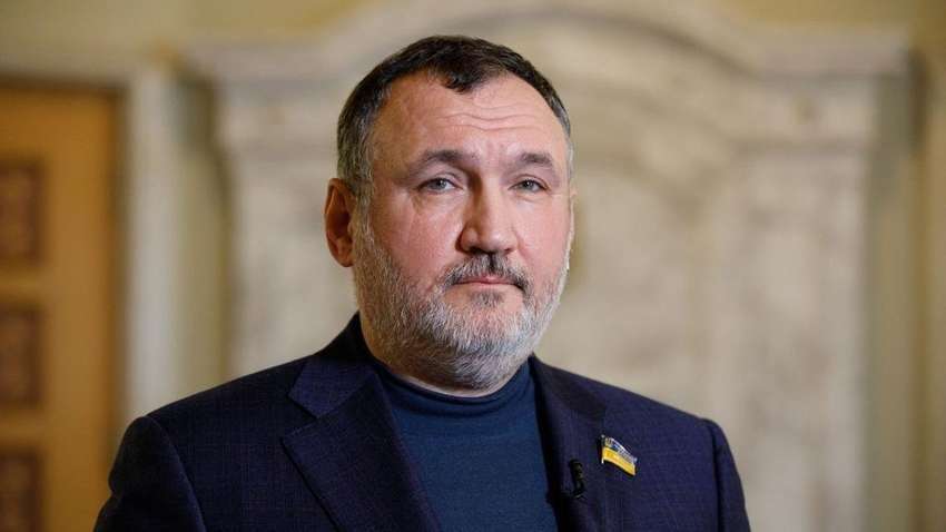 Ренат Кузьмин: Украинская власть провоцирует Путина на первый шаг к войне, удерживая в заложниках Медведчука