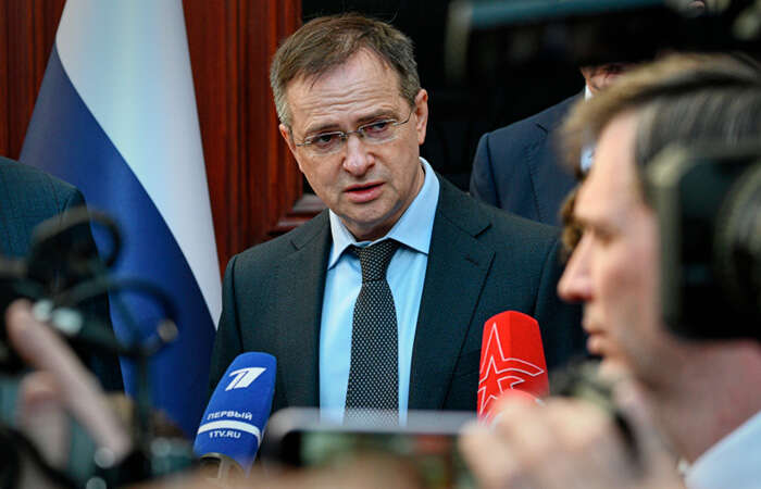 Росіяни готові воювати вічно: що насправді стоїть за погрозами Мединського Росіяни готові воювати вічно: що насправді стоїть за погрозами Мединського