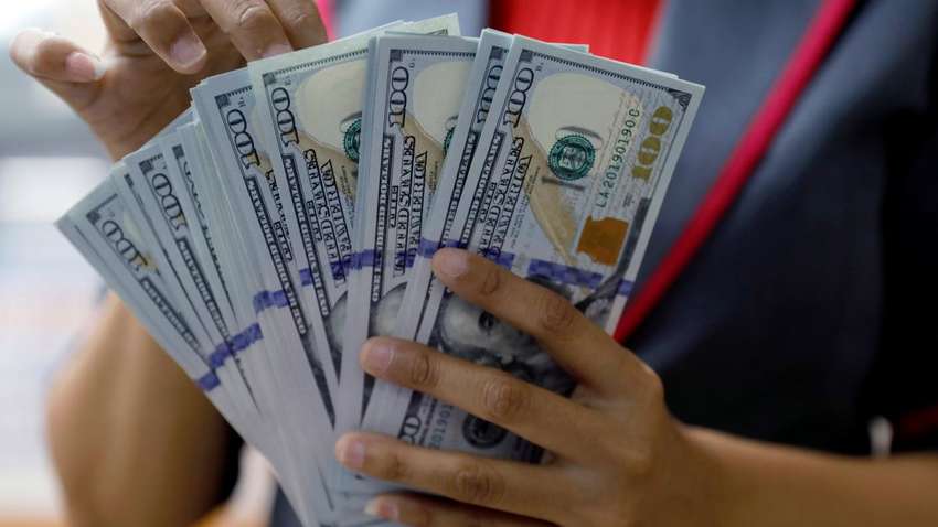 Офіційний долар в Україні знову дорожчає