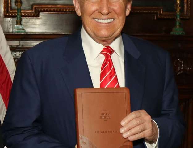 Трампу бракує гр ошей на вибори. Що почав продавати екс-президент  Трампу бракує гр ошей на вибори. Що почав продавати екс-президент