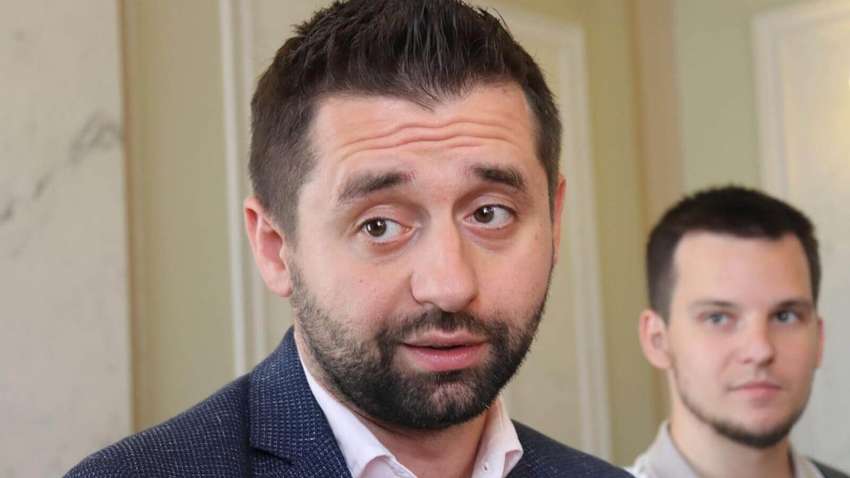 Мужчины, женщины и другие существа: Арахамия рассказал, кто пойдет в мэры от Слуги народа