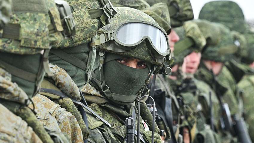 Первый день вторжения РФ: как украинцы отбивали атаки агрессора без опознавательных знаков