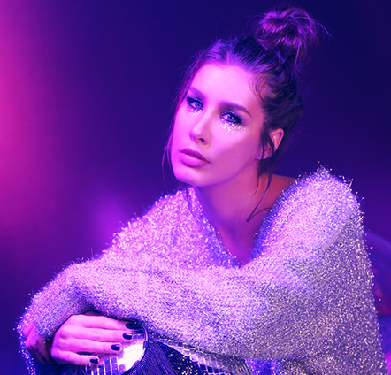 Кеті Топурія стала обличчям новорічної колекції Alla Pugachova