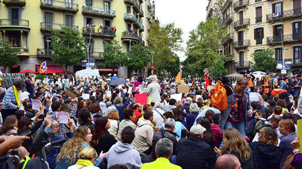 У центрі Барселони студенти розбили наметове містечко
