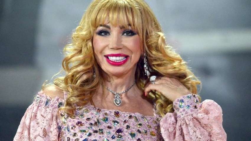 "Понівечила себе": російська співачка знову перекроїла обличчя 