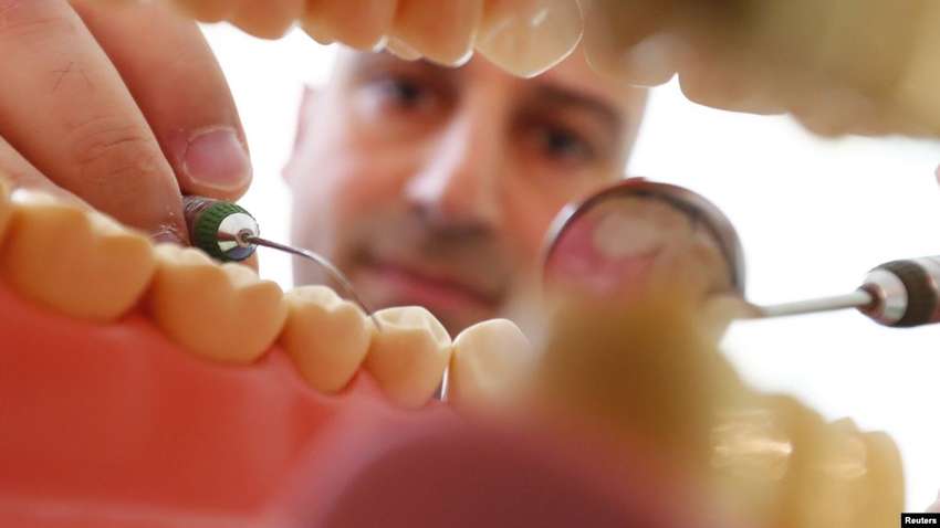 Исчезают зубы мудрости, появляется дополнительная артерия и суставы - ученые рассказали об эволюции человека