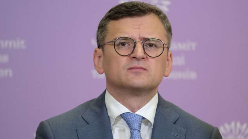 Почему Рада не уволила Кулебу: СМИ нашли неожиданную связь с ОПЗЖ Почему Рада не уволила Кулебу: СМИ нашли неожиданную связь с ОПЗЖ