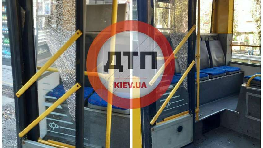У Києві обстріляли тролейбус з пасажирами