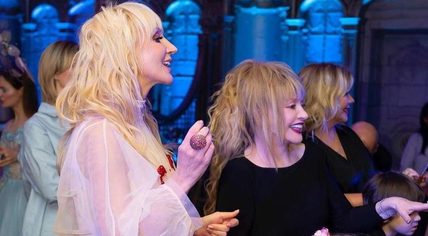 Известная певица Алла Пугачева отреклась от родной дочери