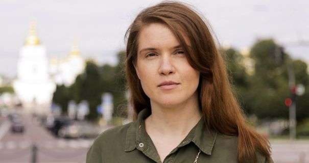 Безугла заявила, що залишається у «Слузі народу» і пояснила своє рішення Безугла заявила, що залишається у «Слузі народу» і пояснила своє рішення