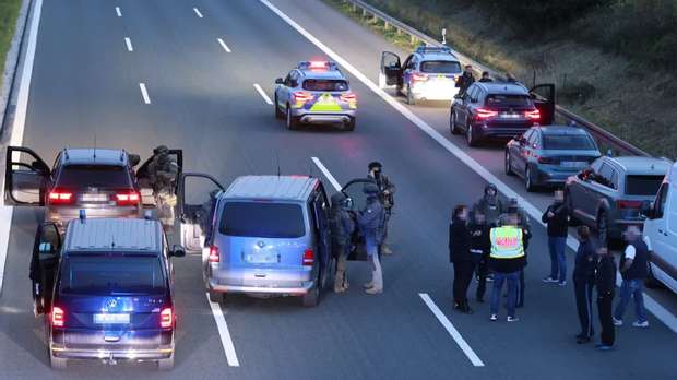 У Німеччині іноземець захопив автобус з людьми: подробиці (ФОТО)