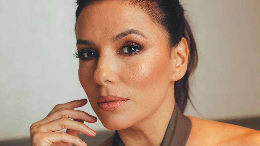 «Слишком горячо»: Ева Лонгория показала фигуру в бикини (ФОТО)