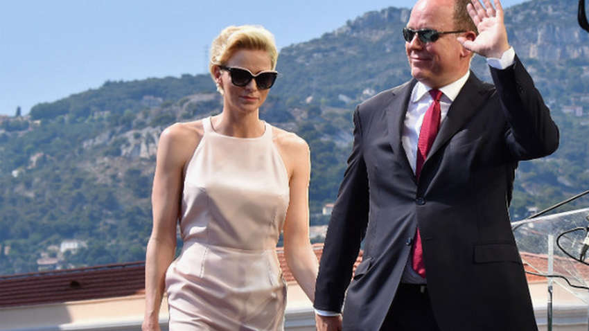 Княгиня Монако выбрила виски и появилась на публике в новом образе Княгиня Монако выбрила виски и появилась на публике в новом образе