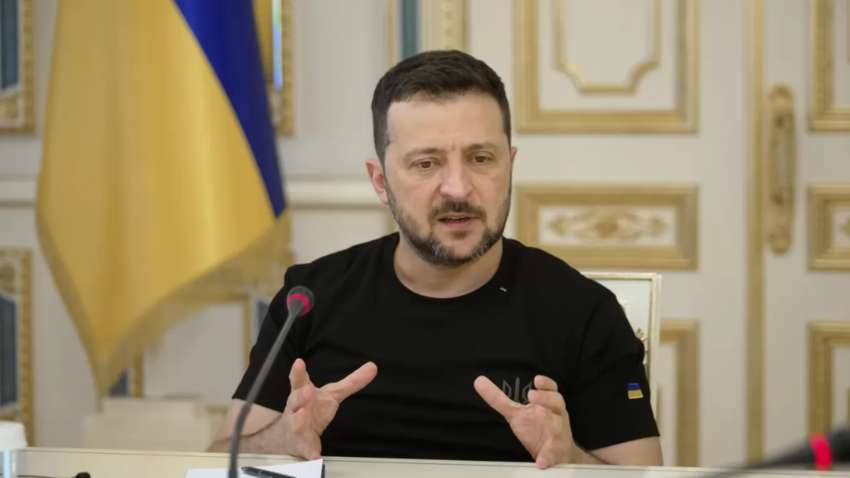 Зеленский дал прогноз, когда Россия начнет падать и разваливаться