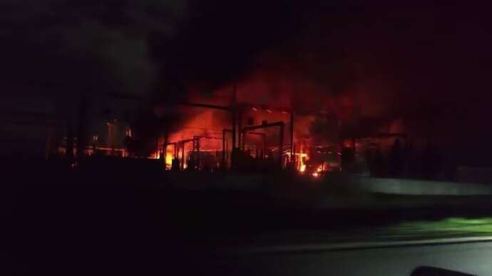 У РФ знову полум'я та вибухи: де є спекотні прильоти У РФ знову полум'я та вибухи: де є спекотні прильоти