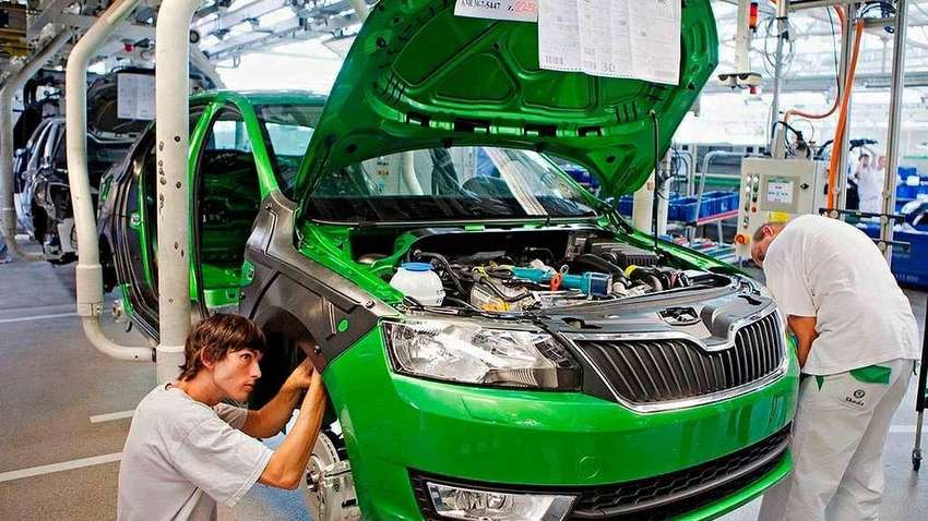 Автомобільний гігант  Škoda Auto зупиняє виробництво в Чехії