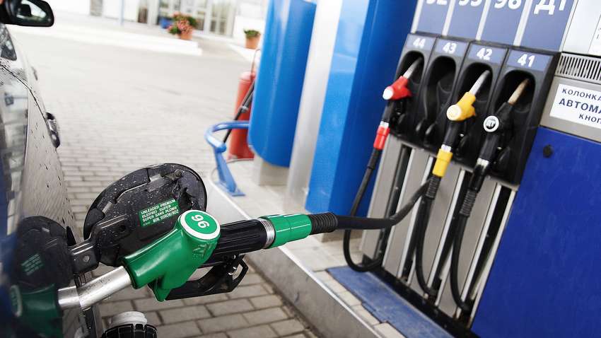 Самые популярные украинские АЗС изменили стоимость бензина и дизельного топлива: названы цены