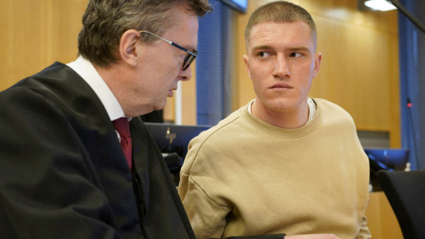 Адвокат Медведева сообщил, что Норвегия отказала ему в политическом убежище