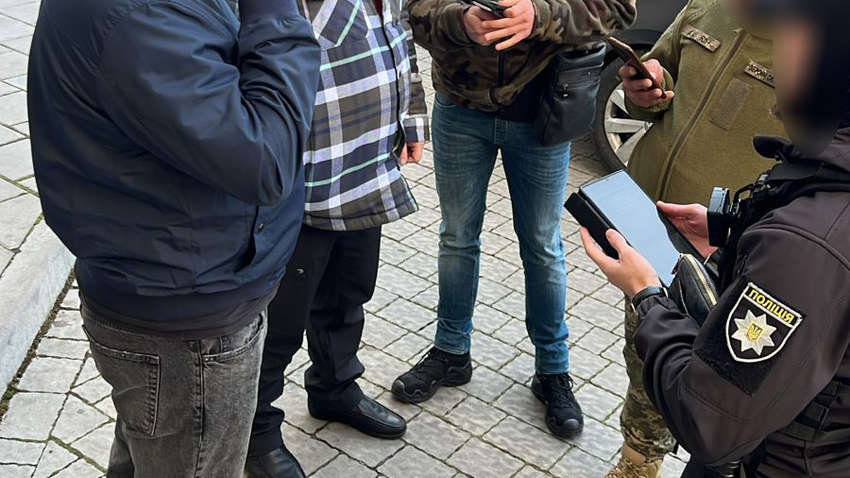 ДБР розкриває схеми «білих квитків»: мобілізовано шістьох осіб, які намагались уникнути служби