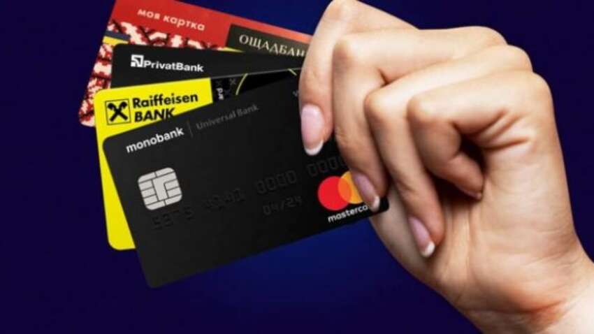 Банки массово блокируют карты украинцев: в чем причина