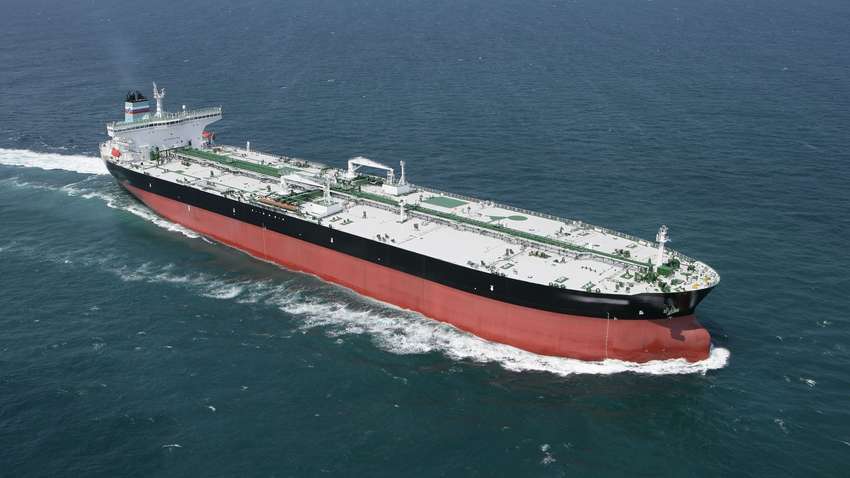 В Ормузском проливе пропал нефтяной танкер