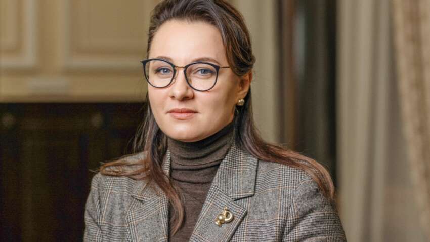 Премьер Свириденко рассказала о своем пути к должности, однако сеть напомнила о родителях-служащих