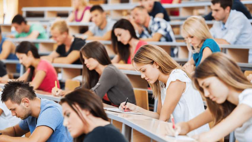 МОН назвало найпопулярніші напрямки для вступу в 2022 році