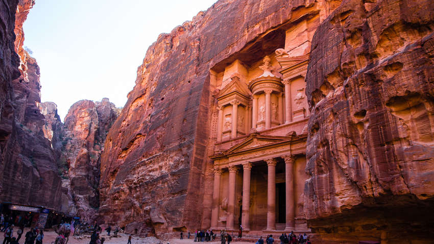 Ще одна країна відкрила кордони для туристів: умови в’їзду для українців