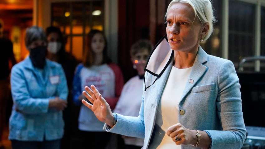 Конгрессвумен из Украины предлагает отказаться от помощи беженцам 