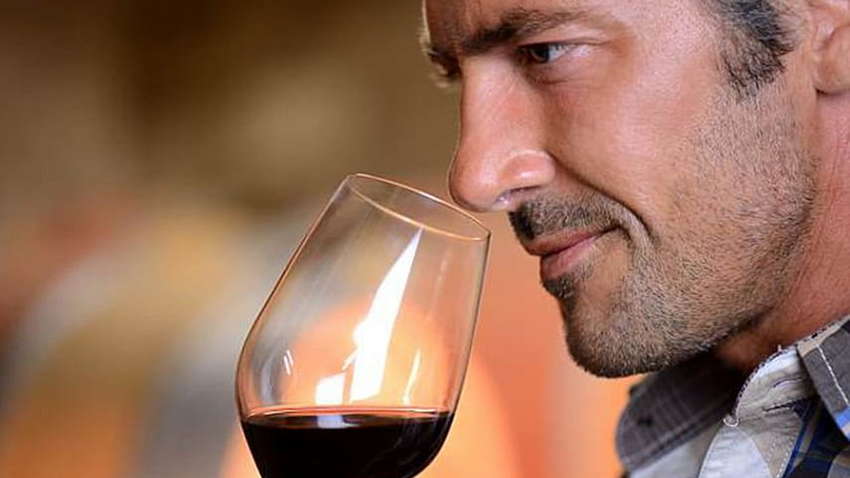 Тільки не перегніть палку: червоне вино корисне для чоловіків