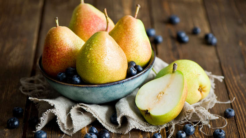 Фрукт від 100 хвороб: чому потрібно їсти груші щодня