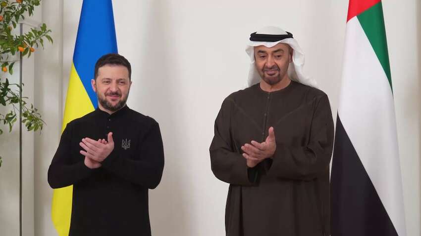 Зеленський в ОАЕ підписав важливу угоду Зеленський в ОАЕ підписав важливу угоду