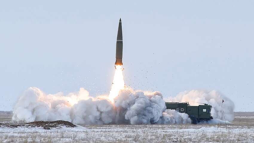 Росія “Іскандерами” розбомбила базу військово-повітряних сил України: що відомо 