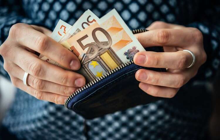 Скільки валюти вивезли з України за час війни