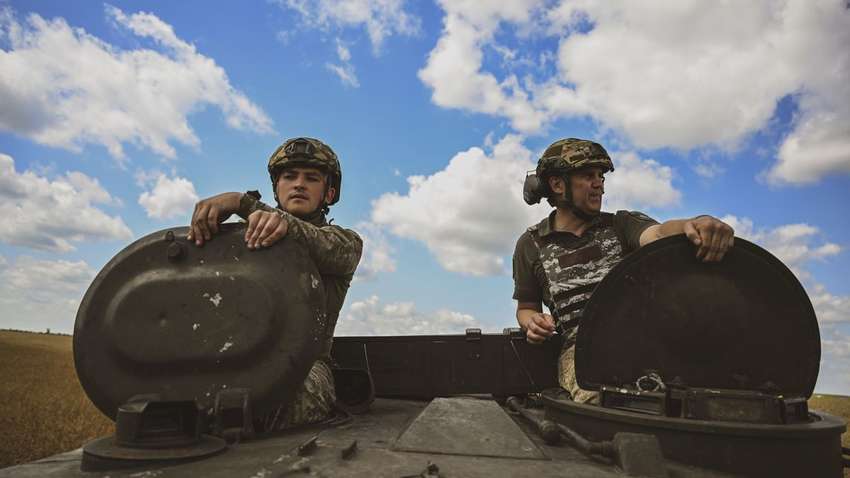 У Зеленского объяснили, почему ВСУ не смогли добраться до Крыма У Зеленского объяснили, почему ВСУ не смогли добраться до Крыма