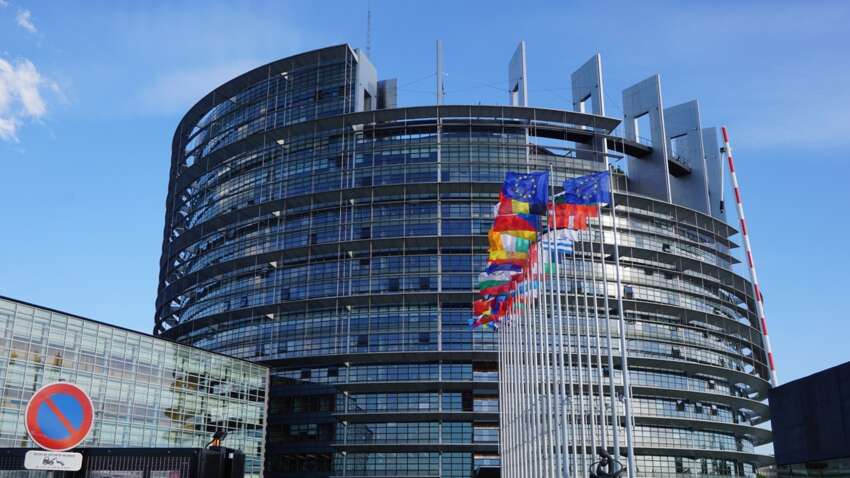 Европарламент дал добро на сбивание российских самолетов: что стоит за этим решением