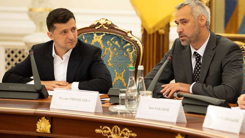 Остался в окружении своих песиков: Рябошапка о Зеленском