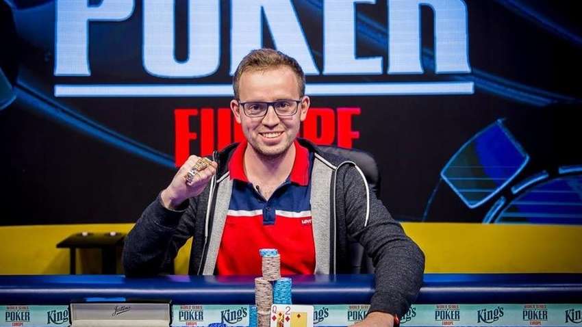 Три классных лайфхака для игры в покер от чемпиона мира: разогрев, неудача и перерыв